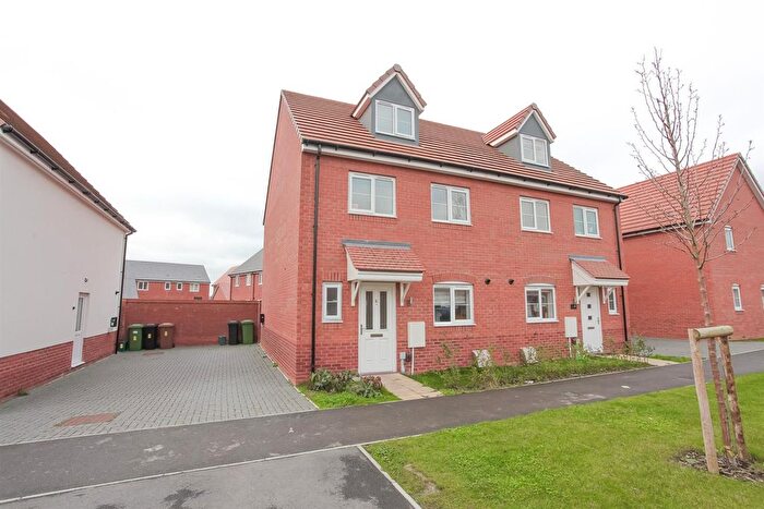 4 Bedroom Semi-Detached House To Rent In Barberry Drive, Didcot, Didcot, OX11