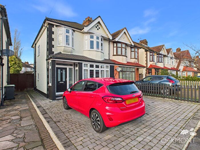 3 Bedroom Semi Detached House To Rent In Kenilworth Gardens, Hornchurch, RM12