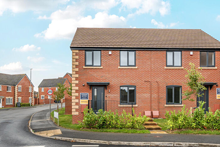 3 Bedroom Semi-Detached House For Sale In Windmill Place, SN4