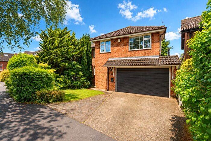 5 Bedroom Detached House For Sale In Noke Side, St. Albans, Hertfordshire, AL2