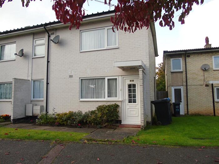 3 Bedroom Semi-Detached House For Sale In Bishops Rise, Hatfield, AL10
