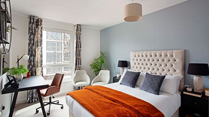 2 Bedroom Flat For Sale In Comet Way, Hatfield, AL10