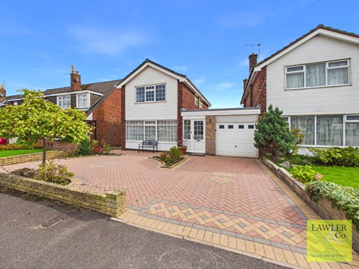 3 Bedroom Link Detached House For Sale In Arundel Avenue, Hazel Grove, Stockport, Cheshire, SK7