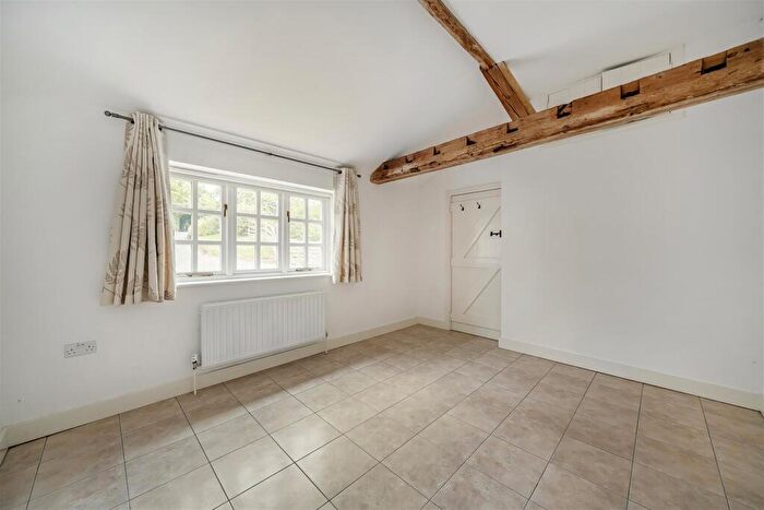 2 Bedroom Cottage To Rent In Guileshill Lane, Ockham, GU23