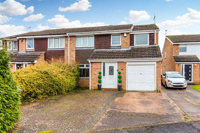 3 Bedroom Semi-Detached House For Sale In Ashridge Close, Rushden, NN10