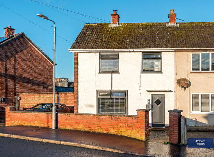 3 Bedroom End TownHouse For Sale In Willow Gardens, Dunmurry, BT17