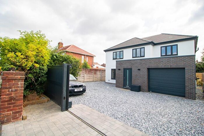 5 Bedroom Detached House For Sale In Long Lane, Upton, Chester, CH2