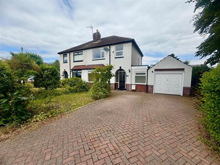 3 Bedroom Semi-Detached House For Sale In Leeds Road, Barwick In Elmet, Leeds, LS15