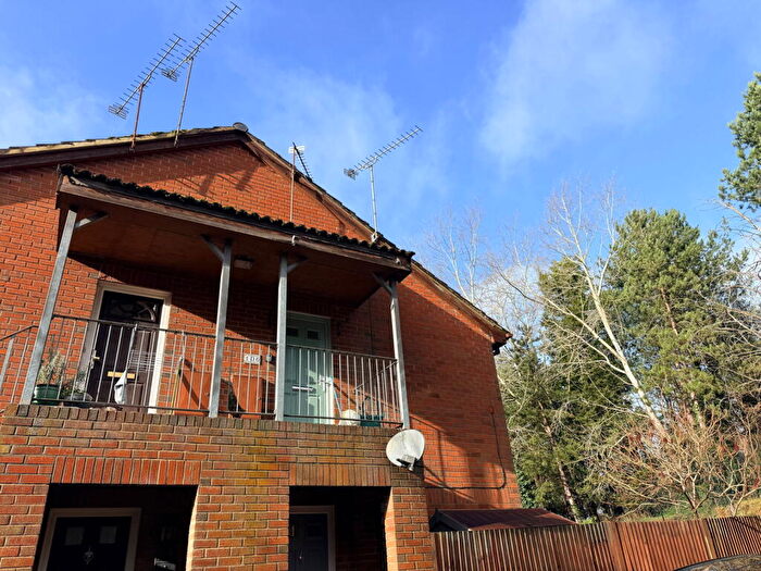 Studio To Rent In St. Peters Gardens, Wrecclesham, Farnham, GU10