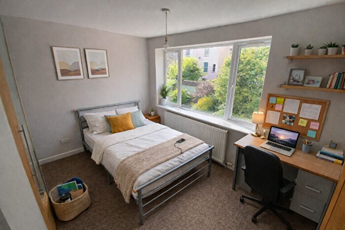 5 Bedroom Link Detached House To Rent In St. Matthews Road, Bristol, BS6