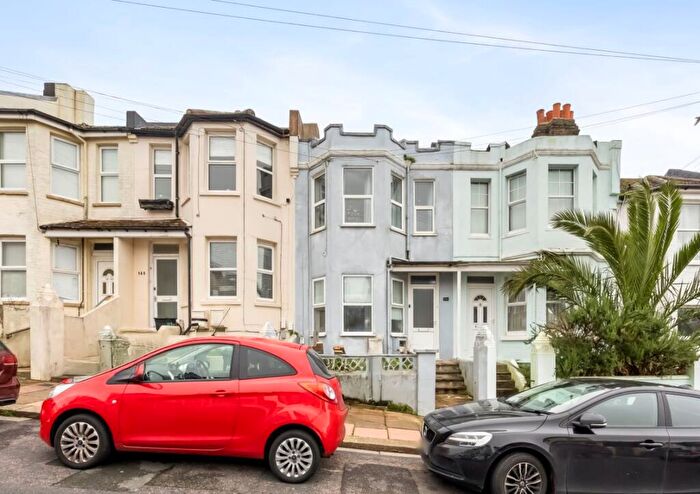 2 Bedroom Apartment For Sale In First Floor Flat, Hollingdean Terrace, Brighton, BN1