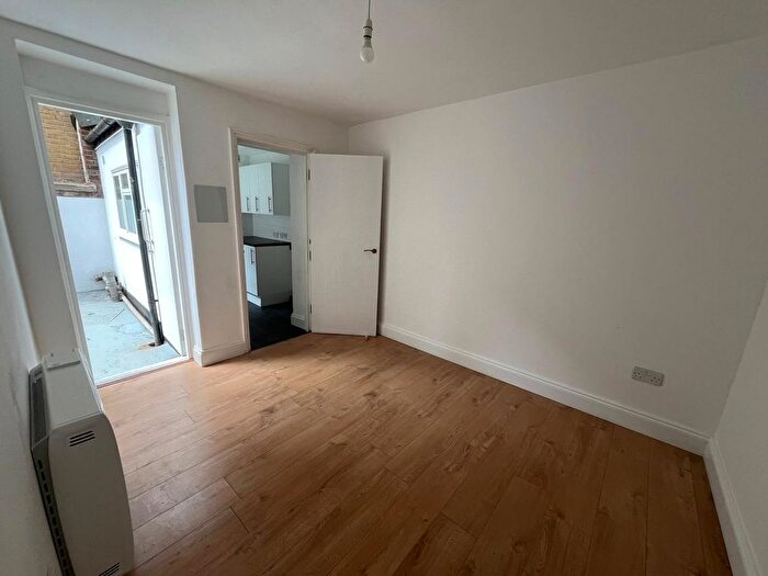 1 Bedroom Flat To Rent In London, E5