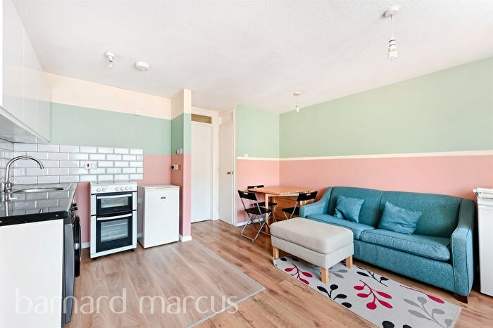 1 Bedroom Flat For Sale In Veronica Gardens, London, SW16
