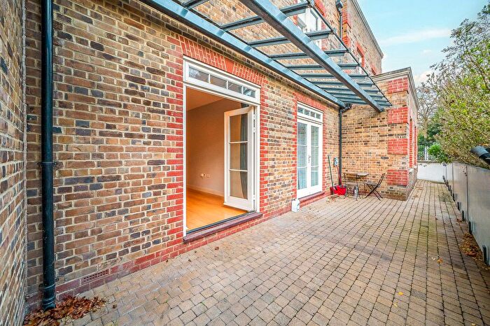 3 Bedroom Flat For Sale In Mycenae Road, London, SE3