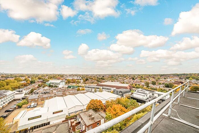 3 Bedroom Flat For Sale In Lower Mortlake Road, Richmond, TW9