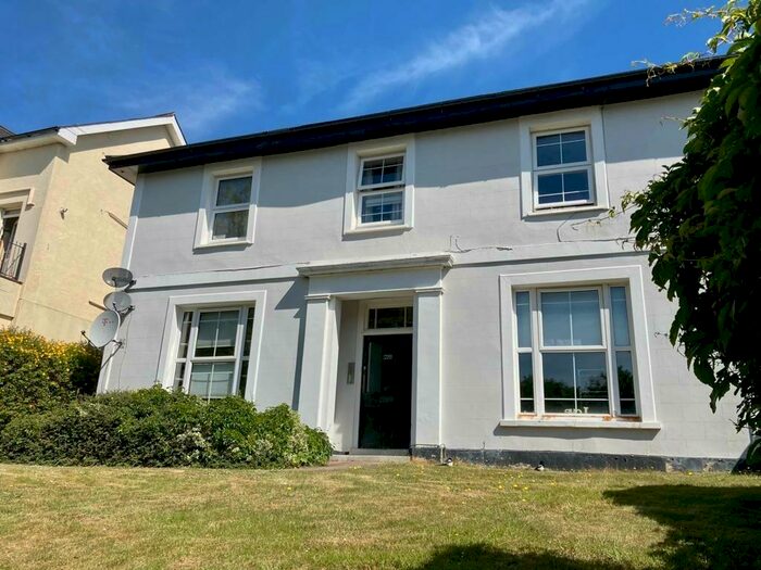 1 Bedroom Apartment To Rent In Station Road, Redhill, RH1