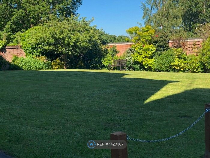 2 Bedroom Flat To Rent In Eastbury Court, New Barnet, Barnet, EN5