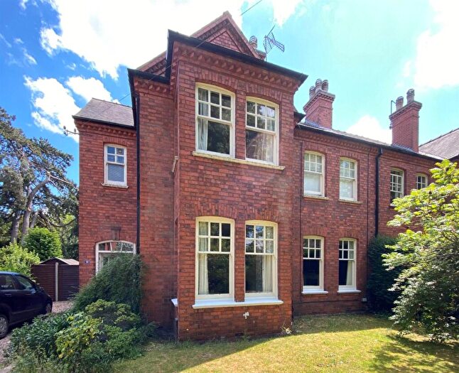 5 Bedroom Semi-Detached House To Rent In The Park, Newark, NG24