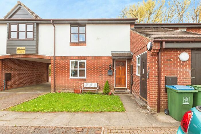 1 Bedroom Maisonette To Rent In Oat Close, Stoke Mandeville, HP21