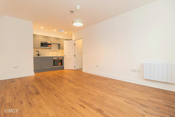 2 Bedroom Apartment To Rent In Cathedral Road, Pontcanna, Cardiff, CF11