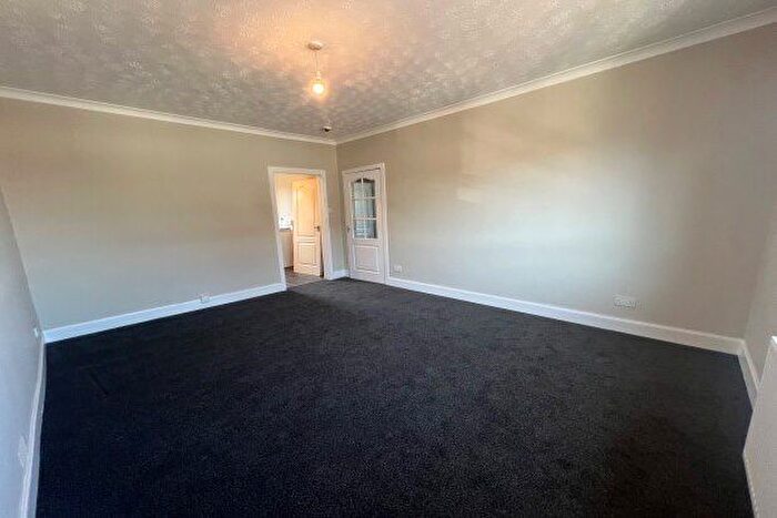 2 Bedroom Flat To Rent In Claremont Crescent, Kilwinning, KA13