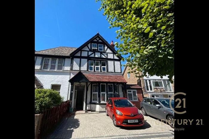 5 Bedroom Flat To Rent In Cranes Park Avenue, Surbiton, KT5