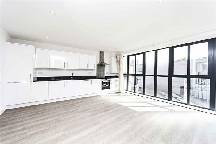 Studio To Rent In Warham Street, Camberwell, SE5