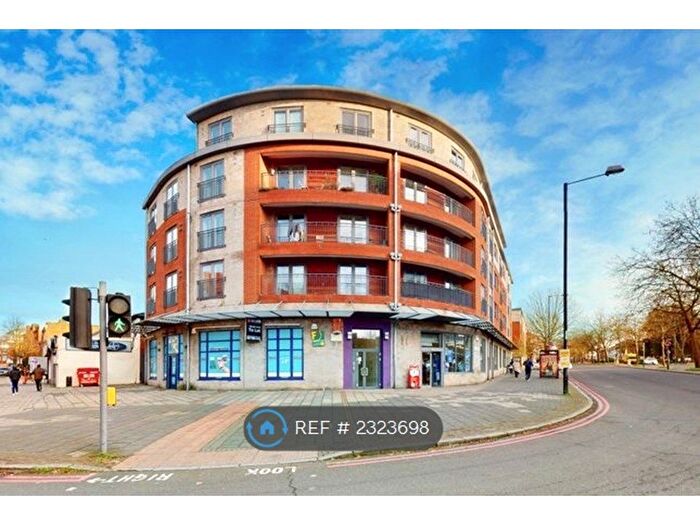 2 Bedroom Flat To Rent In Streatham Place, London, SW2