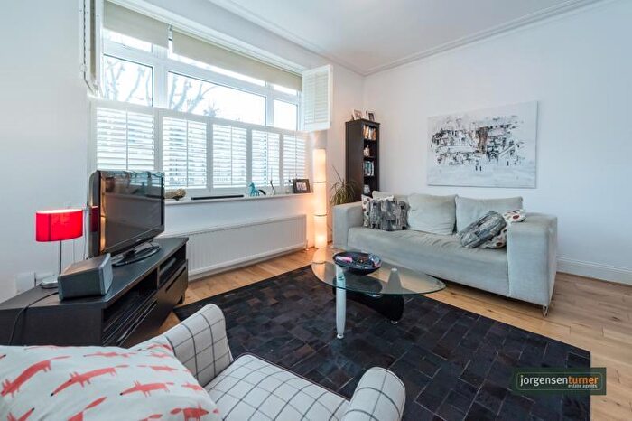 2 Bedroom House To Rent In Brondesbury Villas, Queens Park, NW6