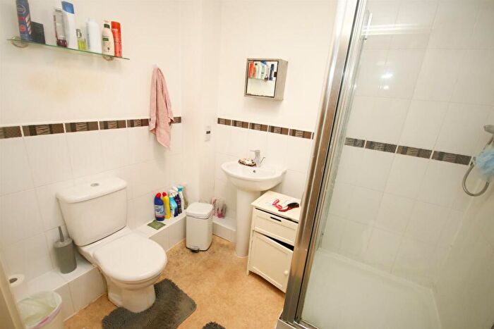 1 Bedroom Flat For Sale In Langcliffe Place, Stoneclough, Radcliffe, M26