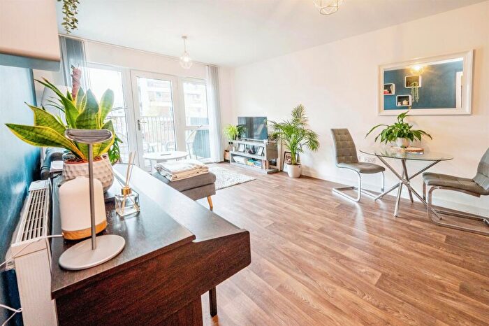 2 Bedroom Apartment For Sale In Spring Street, Birmingham, B15