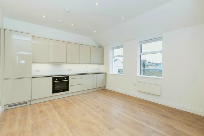 1 Bedroom Flat To Rent In High Road Leyton, London, E10