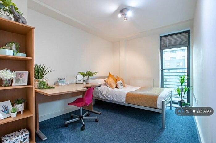 4 Bedroom Flat To Rent In Regent Terrace, Sheffield, S3