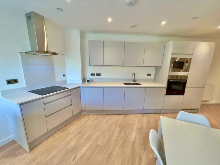 2 Bedroom Apartment To Rent In Trent Lane, Nottingham, NG2