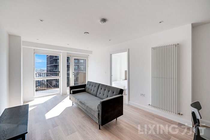 2 Bedroom Flat To Rent In Eden Place, Custom House, E16