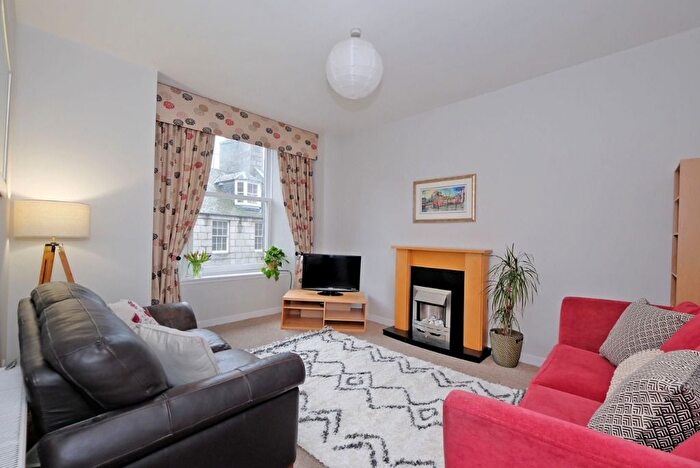 2 Bedroom Flat To Rent In The Green, City Centre, Aberdeen, AB11