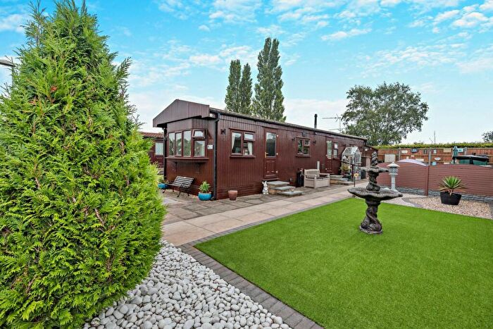 1 Bedroom Park Home For Sale In The Elms, Torksey, Lincoln, LN1