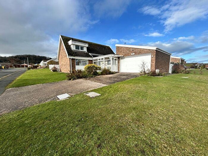 3 Bedroom Detached Bungalow For Sale In Penrhyn Beach East, Penrhyn Bay, LL30