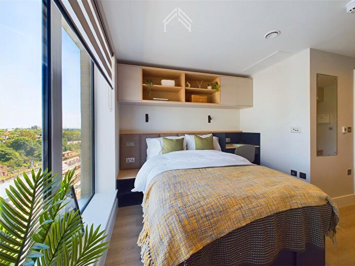 Studio To Rent In The Apiary, Ealing, W5