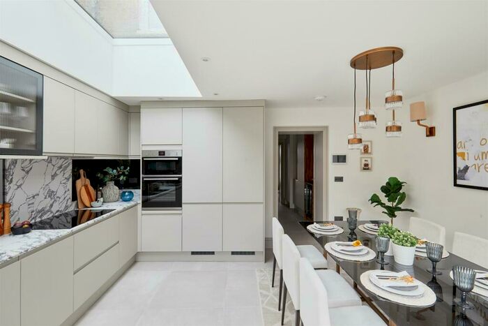 4 Bedroom Terraced House To Rent In Mortlake High Street, Mortlake, SW14