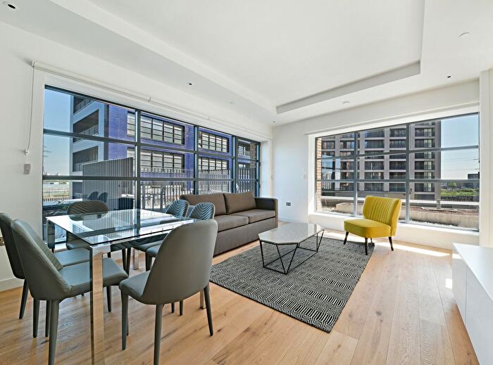 2 Bedroom Flat For Sale In Amelia House, London City Island, E14