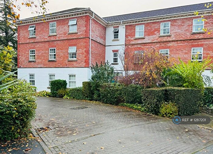 2 Bedroom Flat To Rent In Aston Manor, Southport, PR9