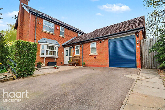 5 Bedroom Detached House For Sale In Yaxley Close, Leicester, LE7