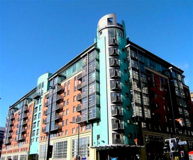 2 Bedroom Apartment To Rent In , City Centre, M1
