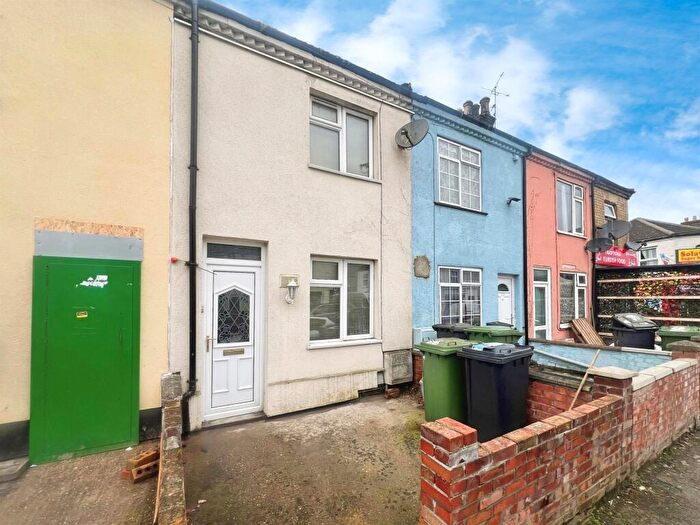 3 Bedroom Terraced House For Sale In Gladstone Street, Peterborough, PE1
