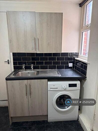 2 Bedroom Flat To Rent In Sunderland Road, Gateshead, NE8