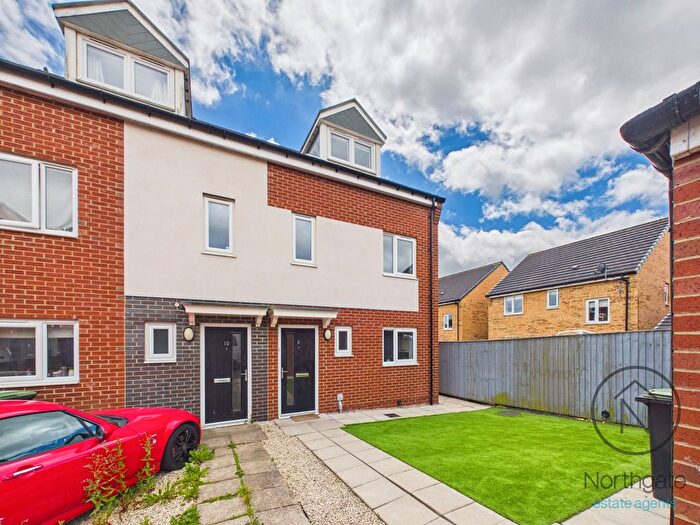 3 Bedroom Semi-Detached House For Sale In Oldwood Close, Newton Aycliffe, DL5