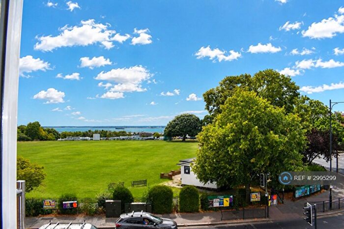 2 Bedroom Flat To Rent In London Road, Westcliff-On-Sea, SS0
