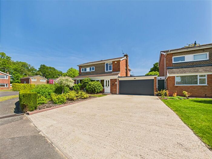 3 Bedroom Detached House For Sale In Dukes Ride, Reading, RG7