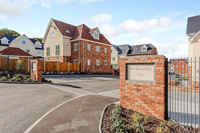 2 Bedroom Flat For Sale In Catherine Road, Benfleet, SS7